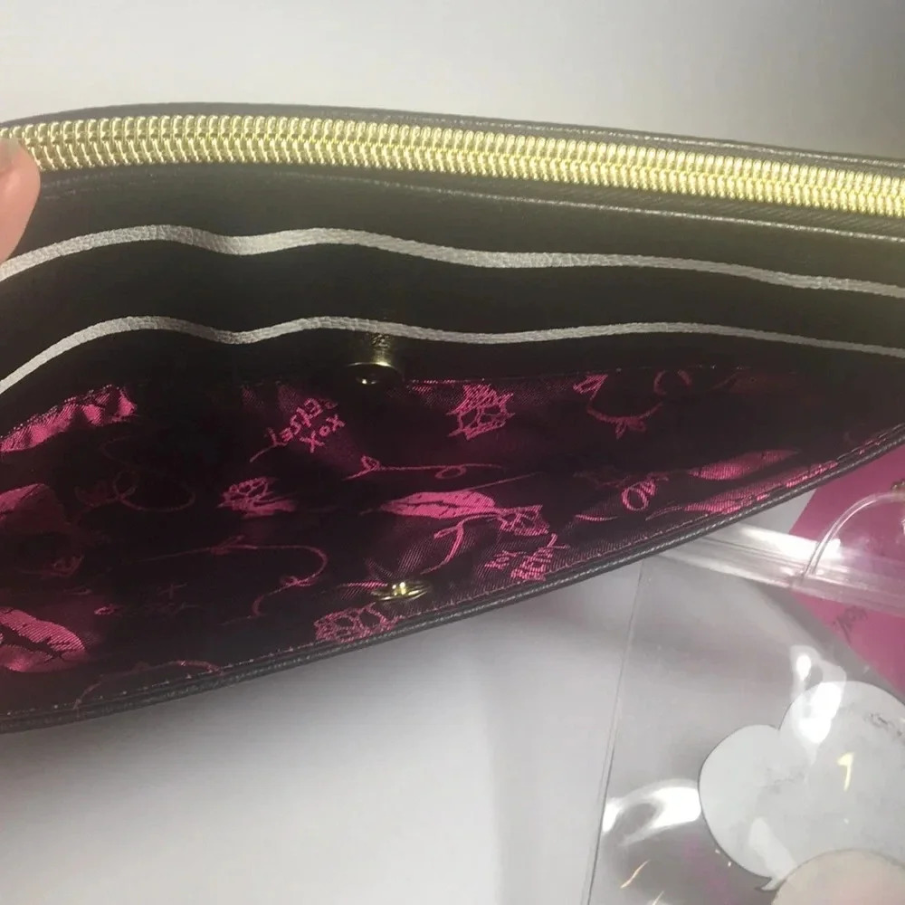 NEW Betsey Johnson Wristlet Clutch - Picture 2 of 8